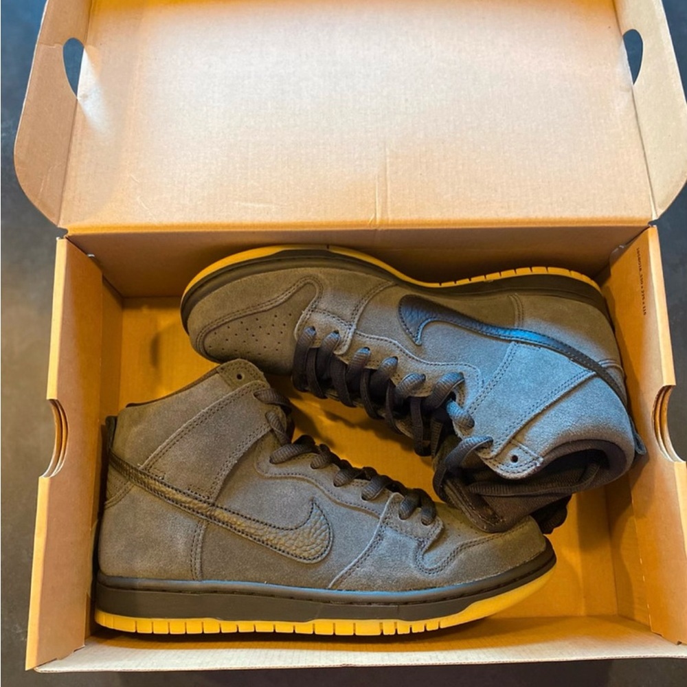 Nike SB Dunk High Pro Orange Label Smoke Grey | Men’s size 7, Women’s size 8.5 |